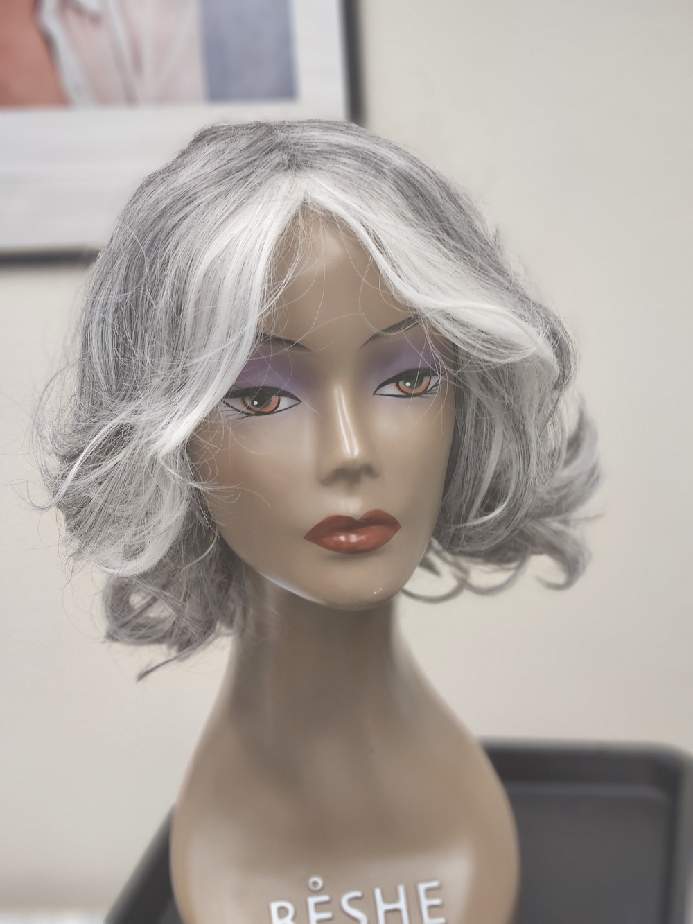Short Wavy Gray & White Synthetic Wig - Modern Layered Bob
